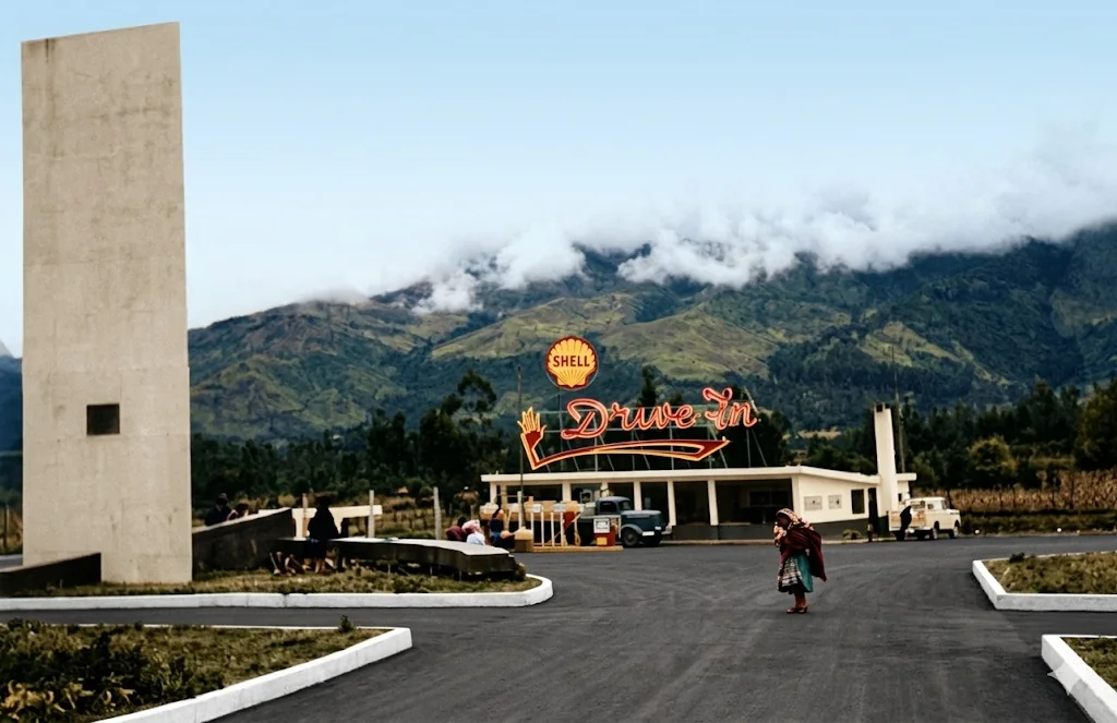 Obelisco de Alóag, punto histórico entre la Sierra y la Costa ecuatoriana