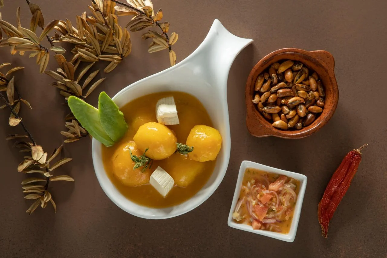 Plato tradicional ecuatoriano del Rincón de Carlitos